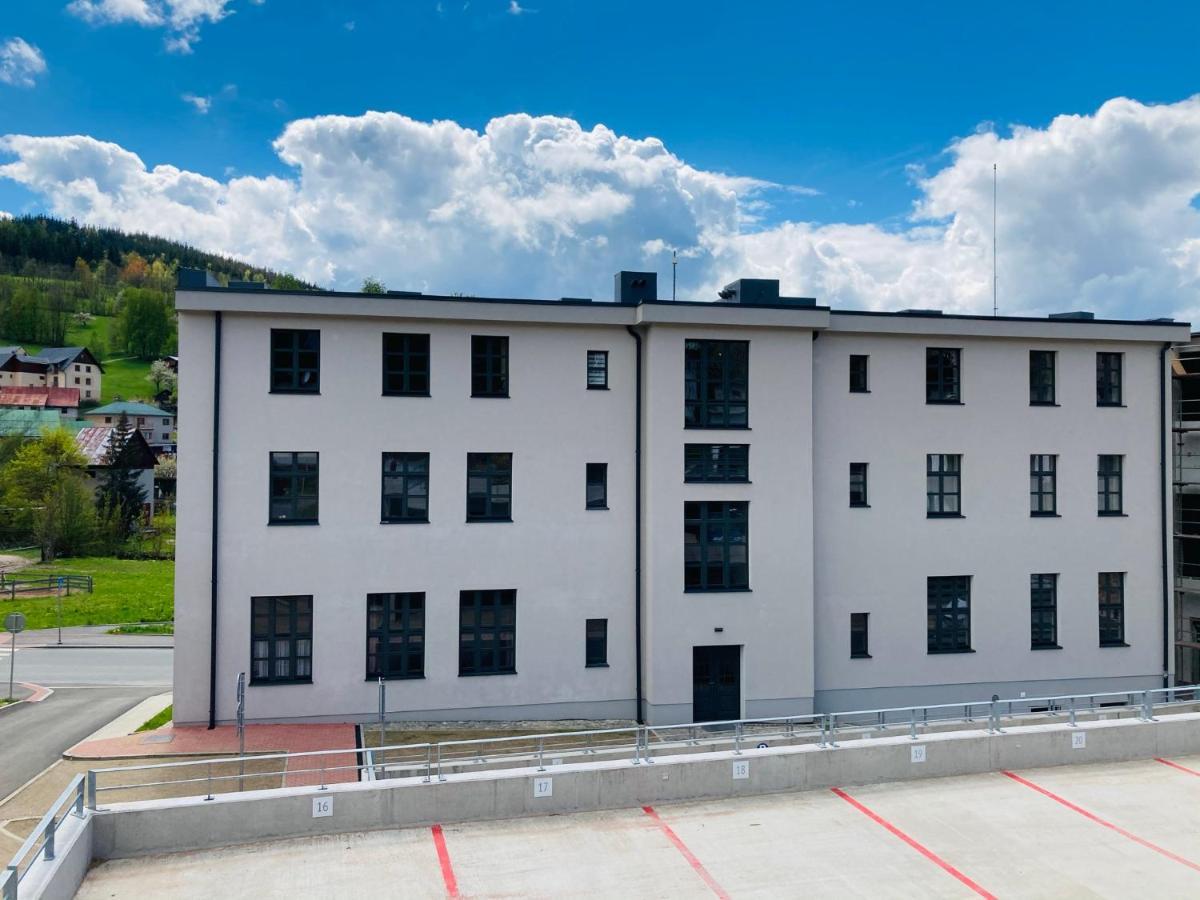 Residence Kotel 捷克布杰约维采 外观 照片